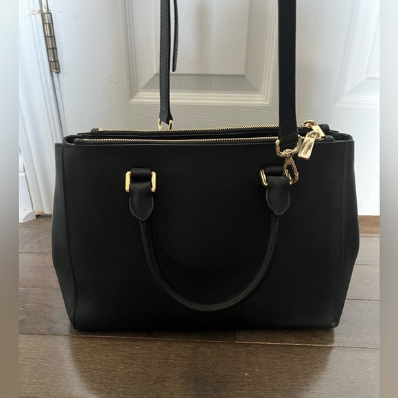 Michael Kors Medium Leather Shoulder Bag - Picture 6 of 7